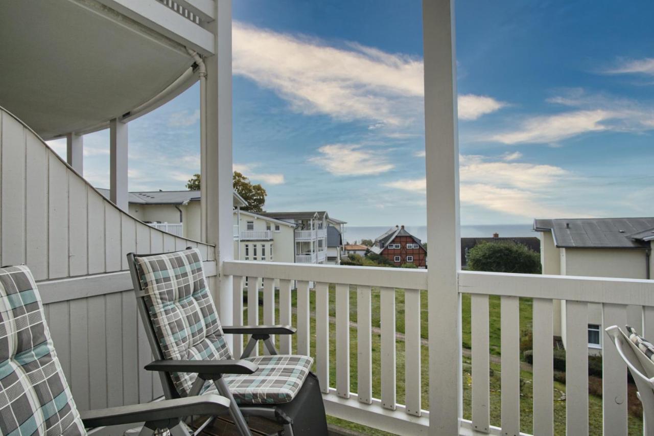 Meeresblick Fewo: Seaside Retreat with Balcony and Spa Access Goehren  Exterior photo
